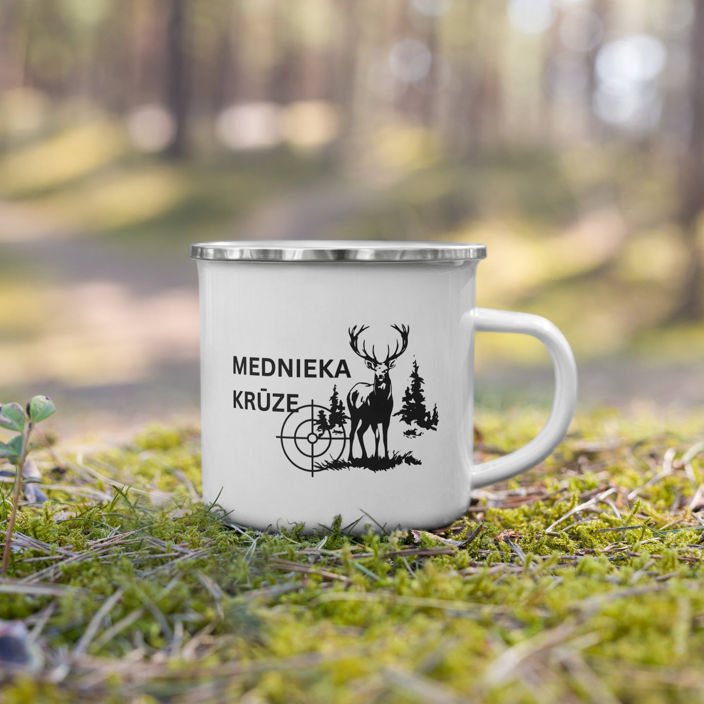 Metāla krūze medniekam